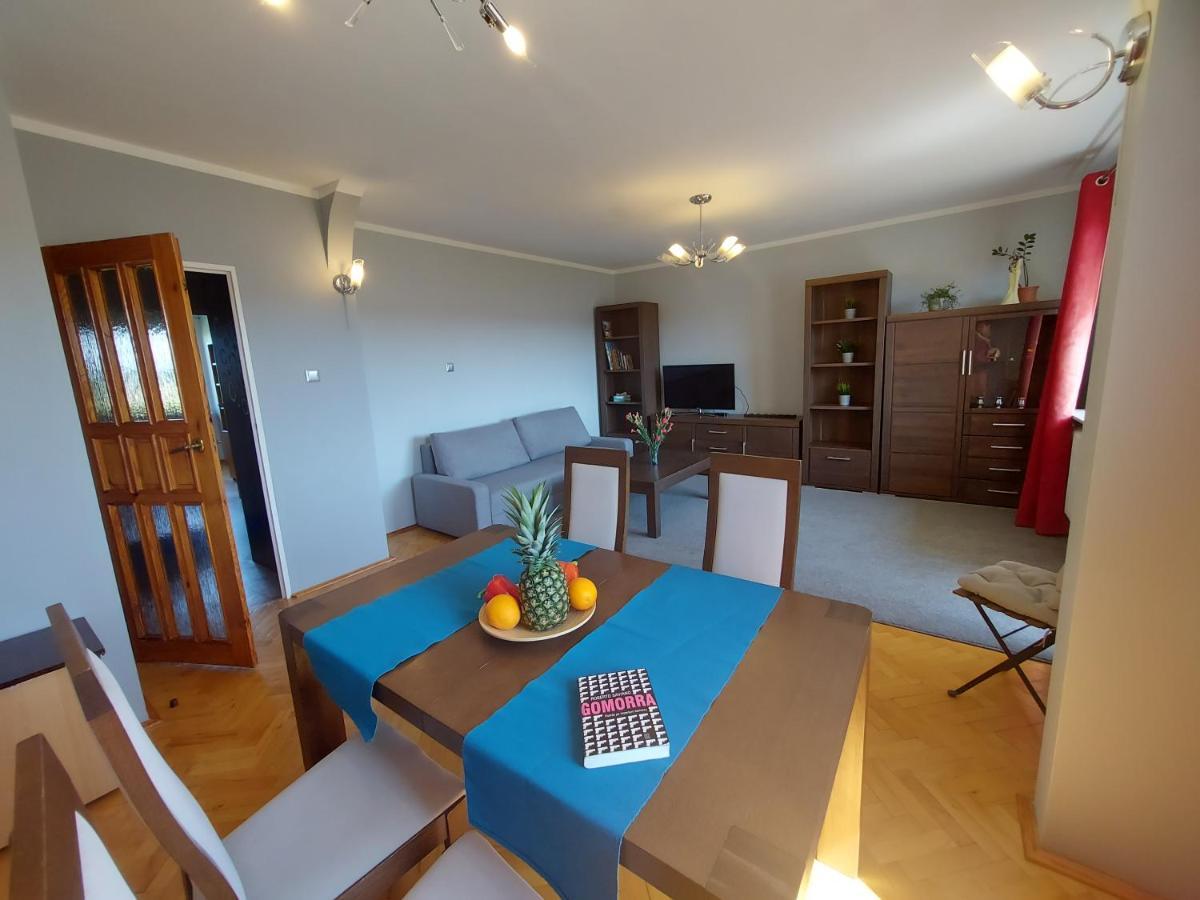 Wygodny Przestronny Apartament Janowskie Blonia Rumia Ngoại thất bức ảnh