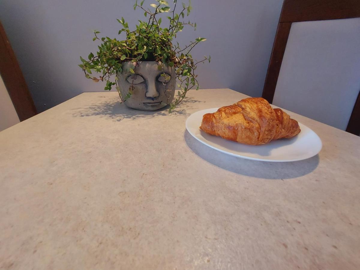 Wygodny Przestronny Apartament Janowskie Blonia Rumia Ngoại thất bức ảnh
