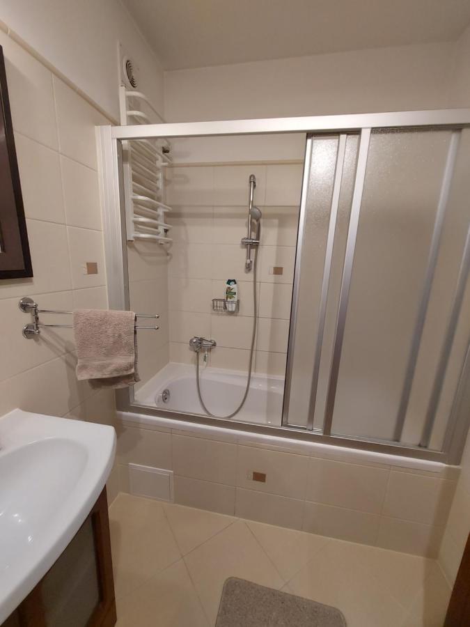 Wygodny Przestronny Apartament Janowskie Blonia Rumia Ngoại thất bức ảnh
